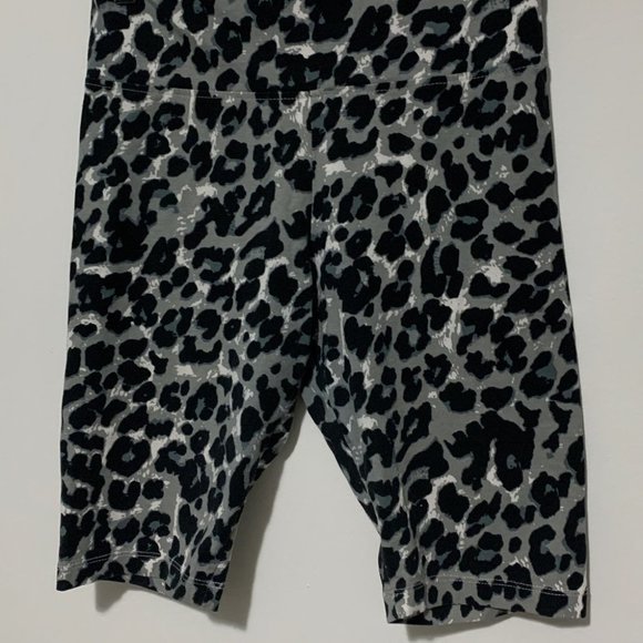 leopard PRINT BIKER SHORTS | GREY | STRETCHABLE | HIGH WAISTED - Picture 4 of 7